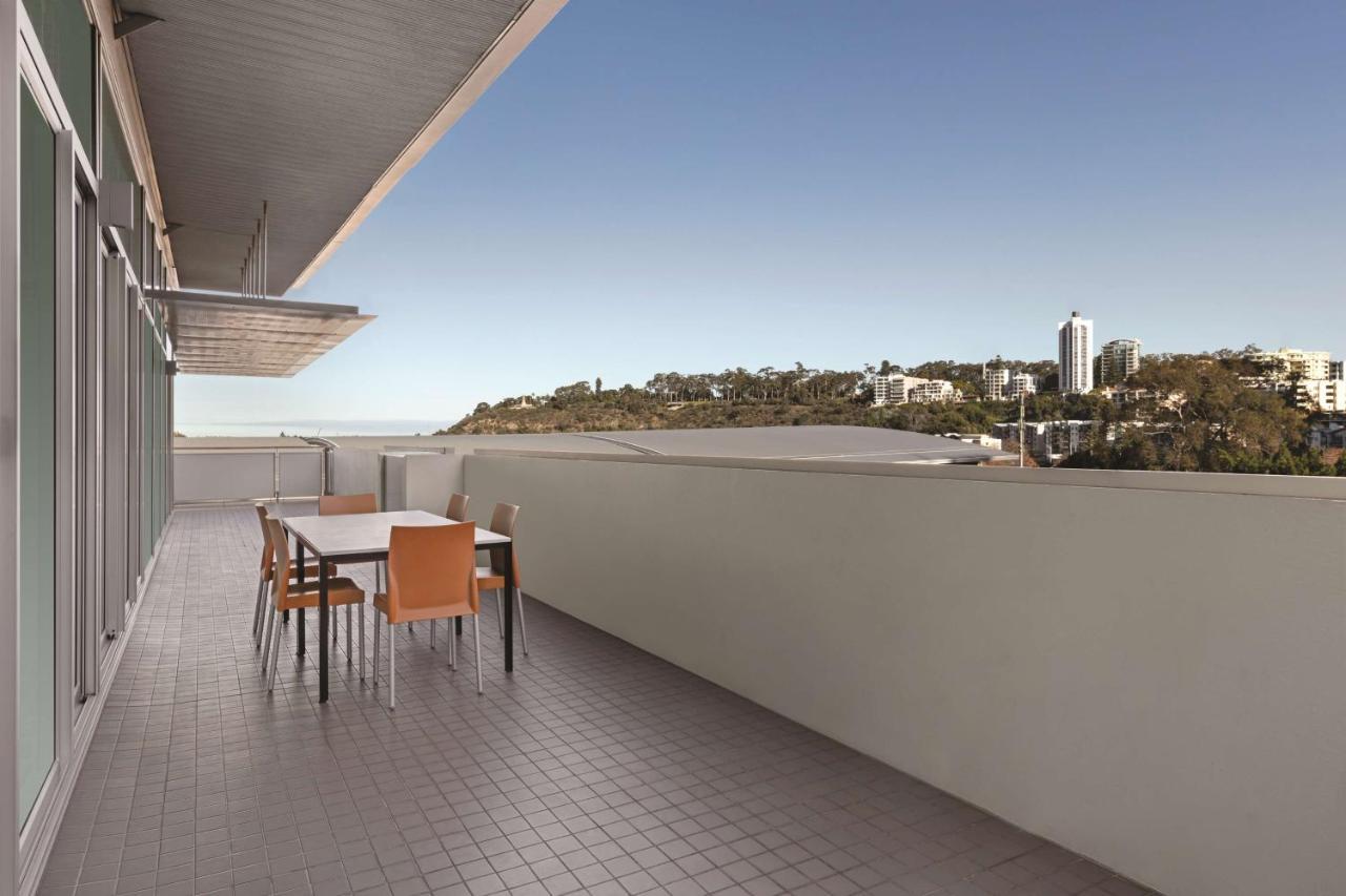 Adina Apartment Hotel Perth Buitenkant foto